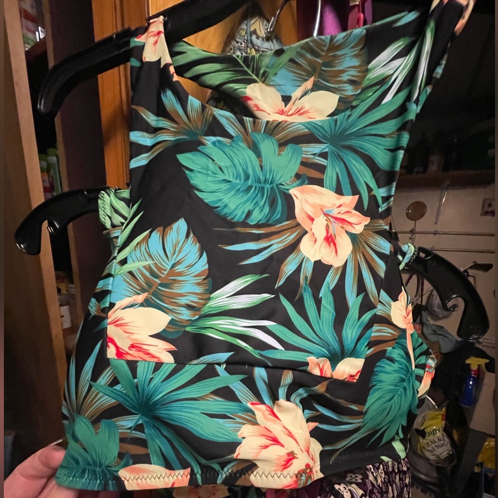 SWiM WEAR bathing suit-2XL -New with Tags!